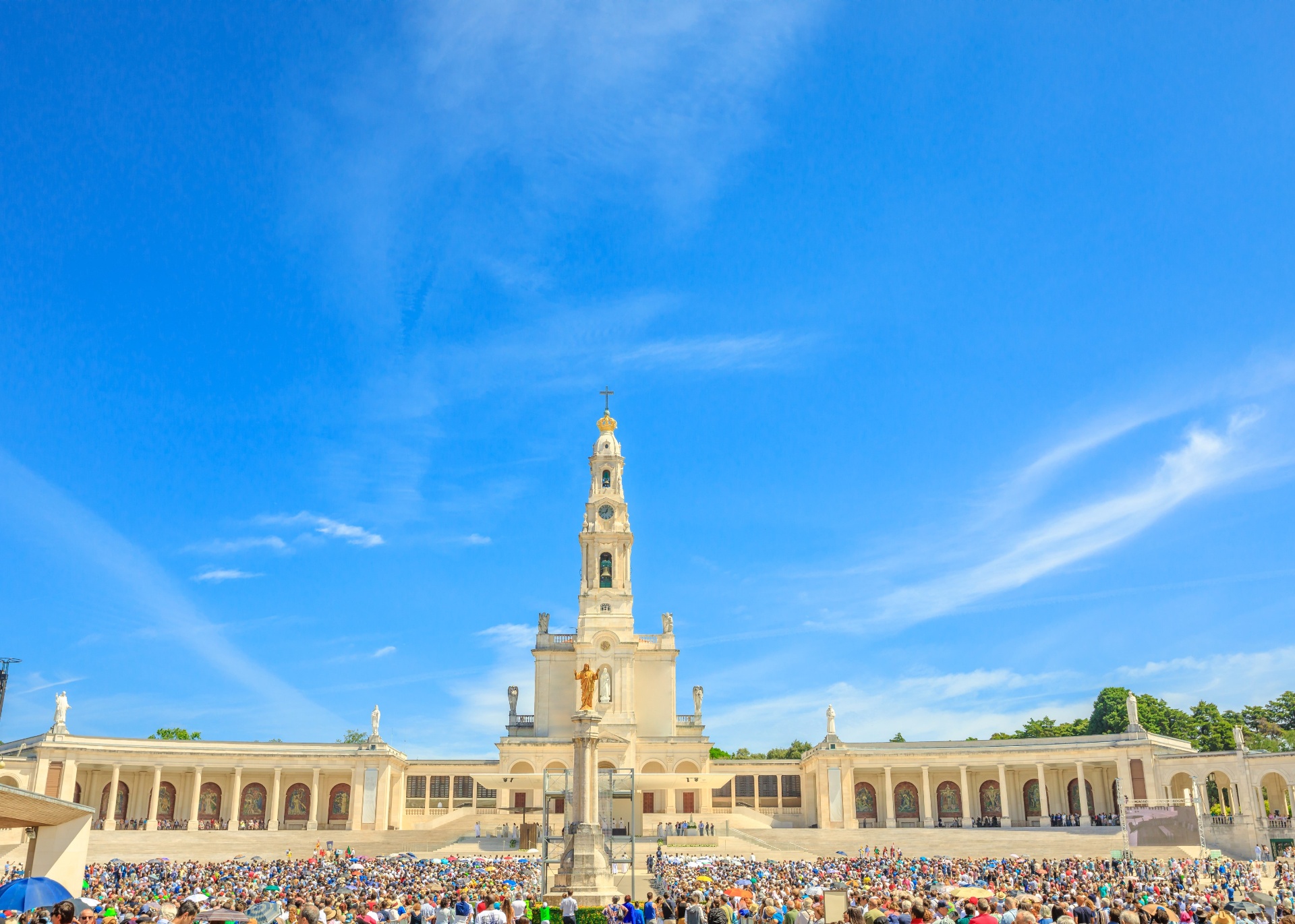 Pilgrims gathered at Fátima Sanctuary